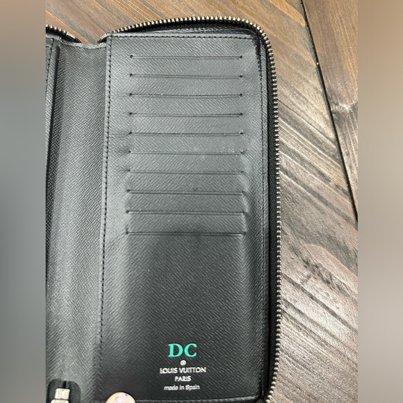 Louis Vuitton Zippy Wallet Vertical Monogram Eclipse - Picture 4 of 8